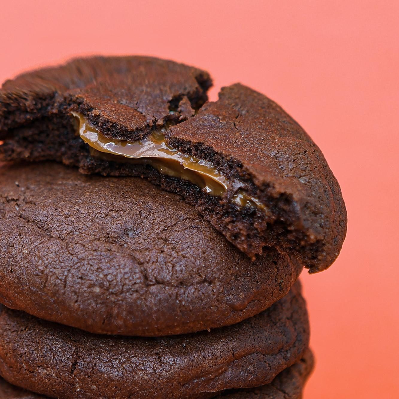 2-cookies-rellenas-dulce-de-leche-col-and-col