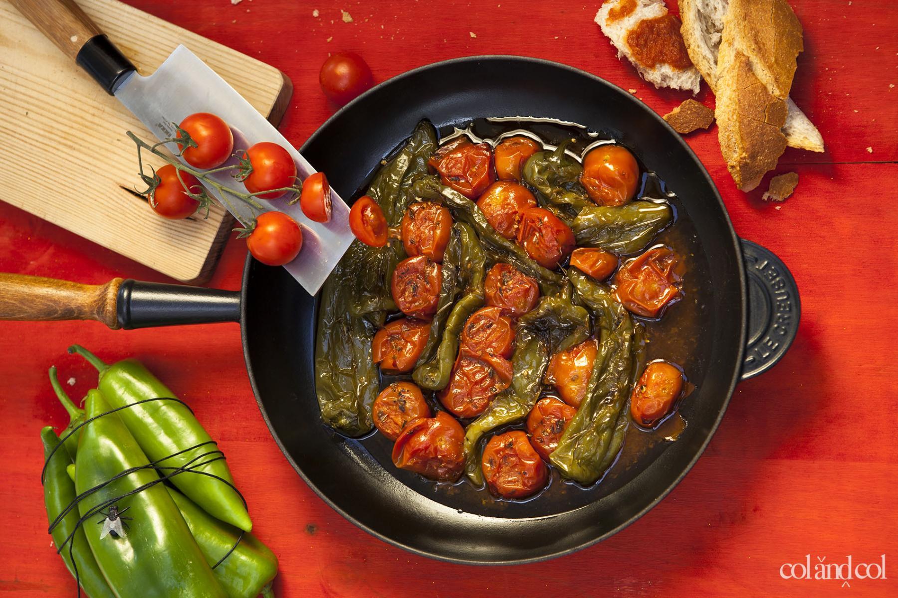 Aperitivo-de-pimientos-tomates-cherry_COLANDCOL